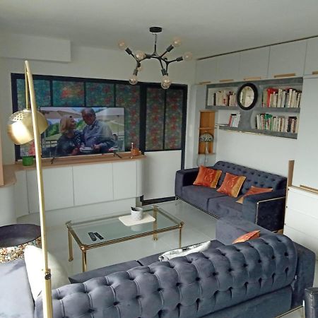 Liege Centre Mediacite Appartement Possible Parking Terrasse Immense 8Eme Pour 2 Personnes Εξωτερικό φωτογραφία