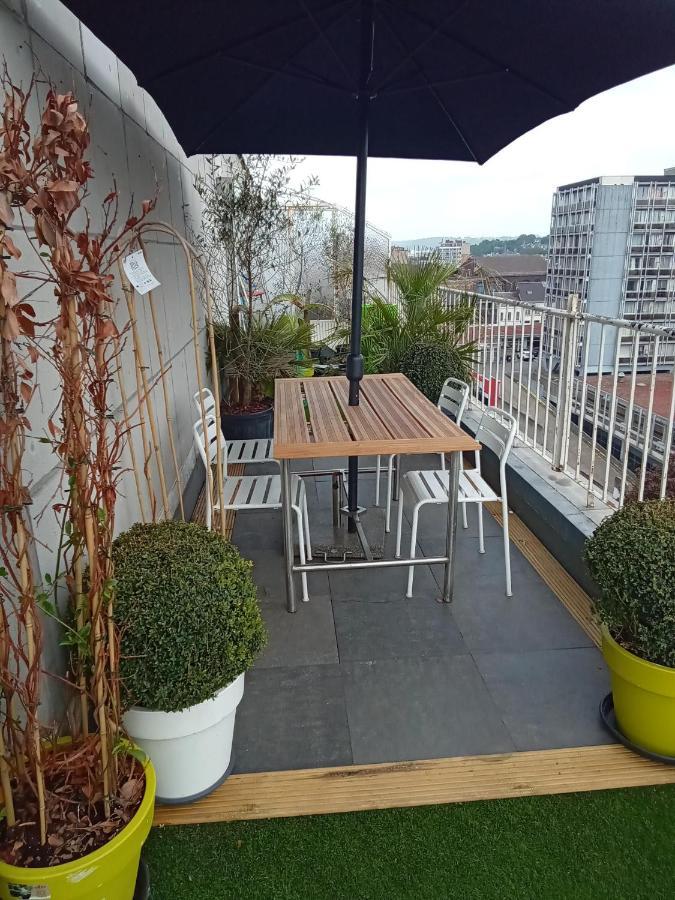 Liege Centre Mediacite Appartement Possible Parking Terrasse Immense 8Eme Pour 2 Personnes Εξωτερικό φωτογραφία