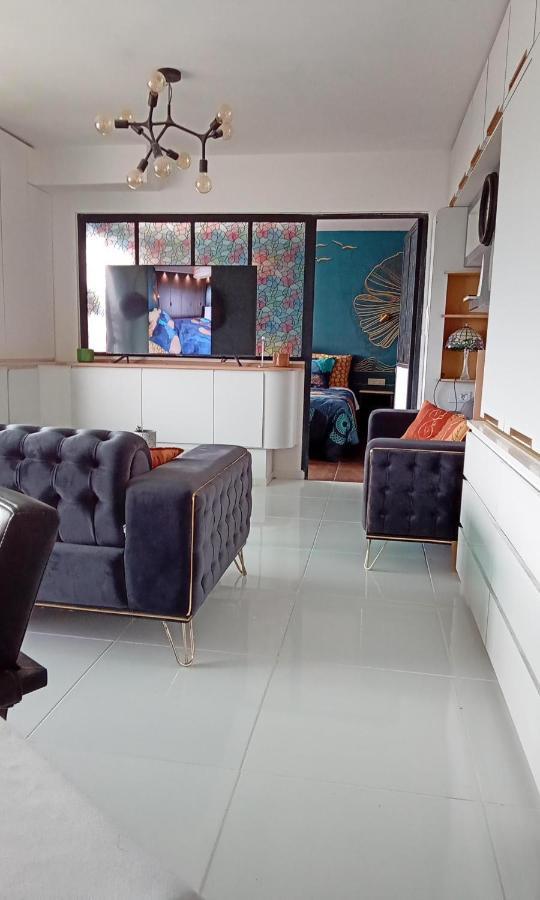 Liege Centre Mediacite Appartement Possible Parking Terrasse Immense 8Eme Pour 2 Personnes Εξωτερικό φωτογραφία