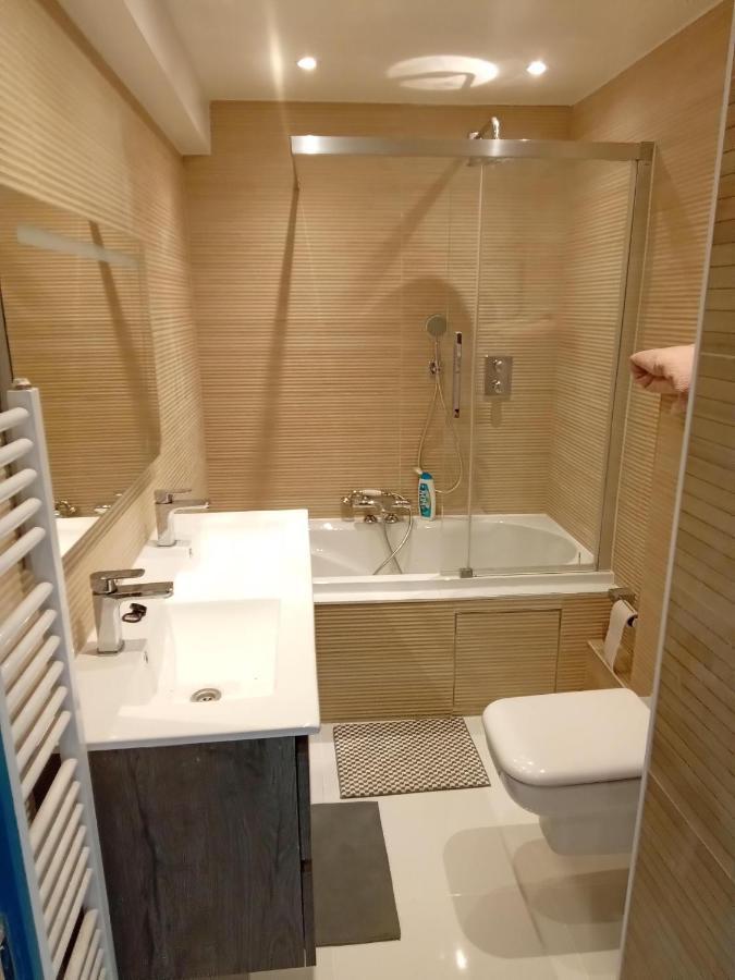 Liege Centre Mediacite Appartement Possible Parking Terrasse Immense 8Eme Pour 2 Personnes Εξωτερικό φωτογραφία