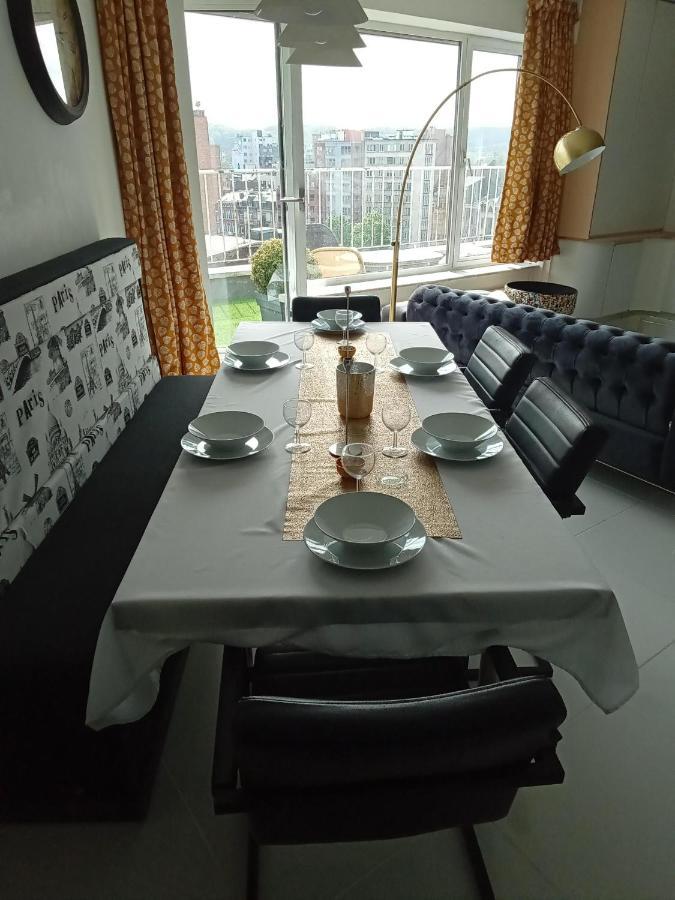 Liege Centre Mediacite Appartement Possible Parking Terrasse Immense 8Eme Pour 2 Personnes Εξωτερικό φωτογραφία