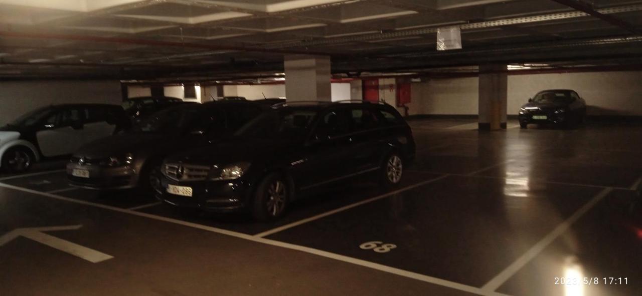 Liege Centre Mediacite Appartement Possible Parking Terrasse Immense 8Eme Pour 2 Personnes Εξωτερικό φωτογραφία